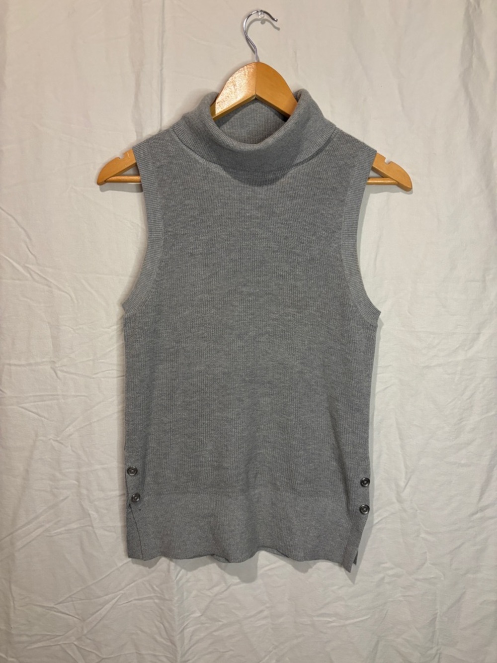 3/$25. Michael Kors Sleeveless Turtleneck Knit Top Grey Minimal Small